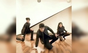 इन आँखों की मस्ती में