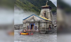 केदारनाथ मंदिर,....