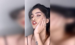 मिर्ची मिर्ची मिर्ची नजर तिरछी!!!