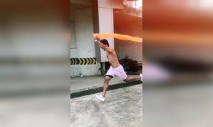 ये वो चोला है जिसपे रंग चड़े