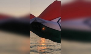 हे वतन हे वतन,...