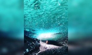 बर्फ़ीली गुफ़ा