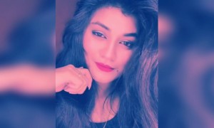 आने जाने लोग कोई,....