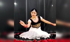 तुम्हारी मेहफिल में आ गये