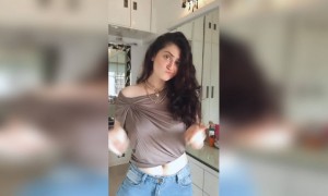 वेन यू किस मी...