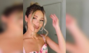 क्या स्माइल है एक बार देखलेना वीडियो !