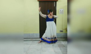 शरमा गई तो...