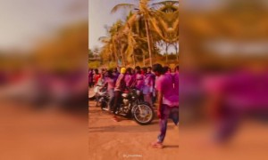 होली मुबारक-होली है भई होली है..