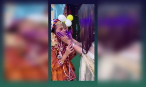 होली है भई होली है...