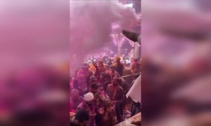 होली है भई होली है.....