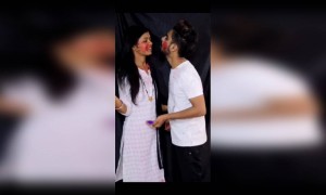 आइए रंगों के इस त्योहार का आनंद लें