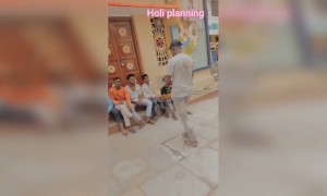 होली है भई होली है..