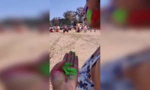 हैप्पी होली - आइए रंगों के इस त्योहार का आनंद लें..