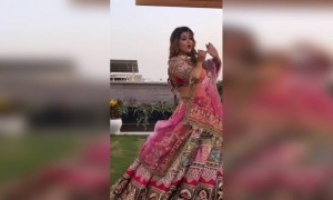 होली मुबारक - आइए रंगों के इस त्योहार का आनंद लें