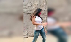 होली मुबारक - आइए रंगों के इस त्योहार का आनंद लें...