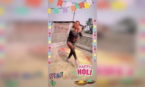 होली मुबारक - आइए रंगों के इस त्योहार का आनंद लें.....!