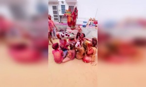 हैप्पी होली - आइए रंगों के इस त्योहार का आनंद लें.....