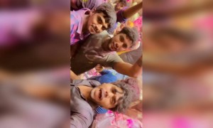 होली मुबारक - आइए रंगों के इस त्योहार का आनंद लें..!