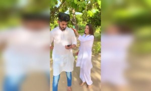 होली मुबारक - आइए रंगों के इस त्योहार का आनंद लें..!!