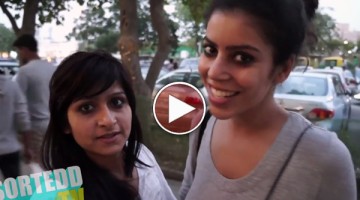  \'\'क्या साइज मैटर करता है\'\'? दिल्ली की गलियों में एक लड़के ने लड़कियों से यह पूछा। कोई जाके इस लड़के को  हाई -फाईव  दे- दे 