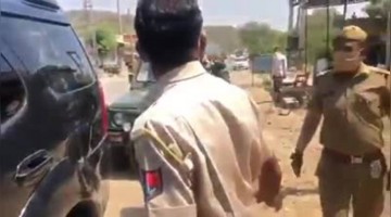 देखिये कैसे एक आर्मी अफसर ने पुलिस कर्मियों को दी बधाई
