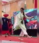 कूल भांगड़ा डांस करती लड़की